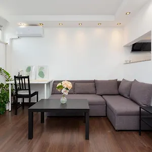 apartment-warsaw-grzybowska.warsawhotelspoland.com/